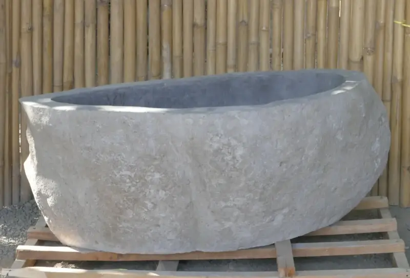Artikelbild 1 des Artikels “Becken aus Riverstone, Oberfläche naturbelassen, innen poliert. Länge 120 cm, Breite 71 cm, Höhe 49 cm, Tiefe 34 cm. “